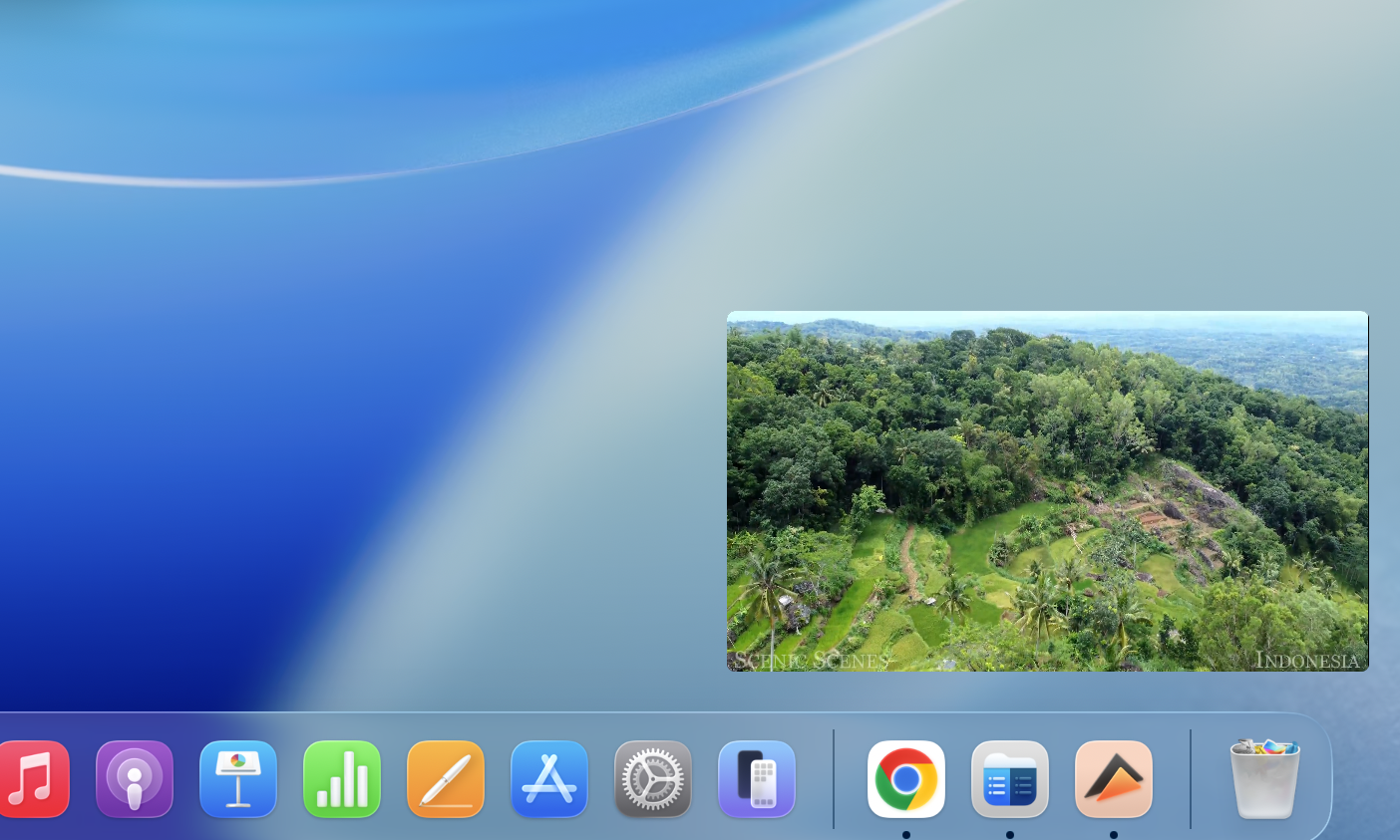 Video playing in a floating window on your Mac